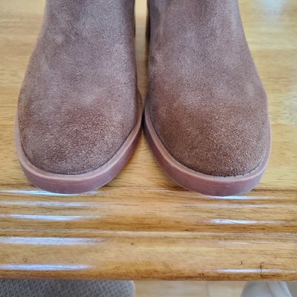 Dolce Vita suede ankle booties - Picture 7 of 16